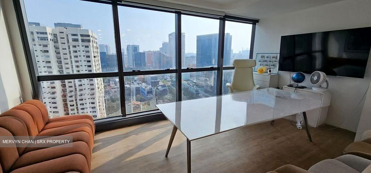High Street Centre (D6), Office #611008901
